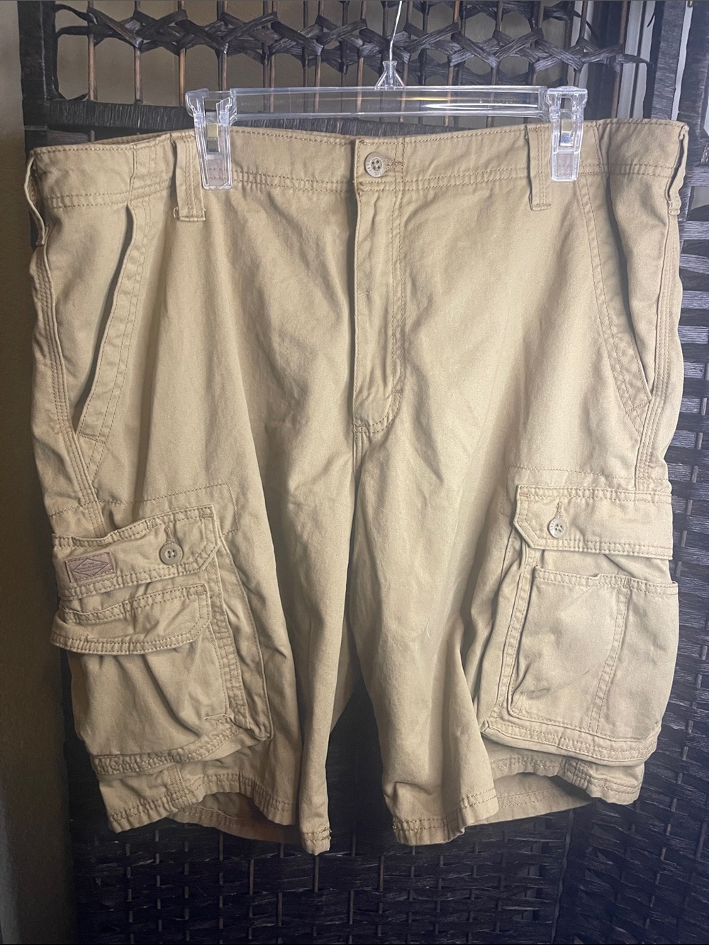 Lee Men's Cargo Shorts in Tan